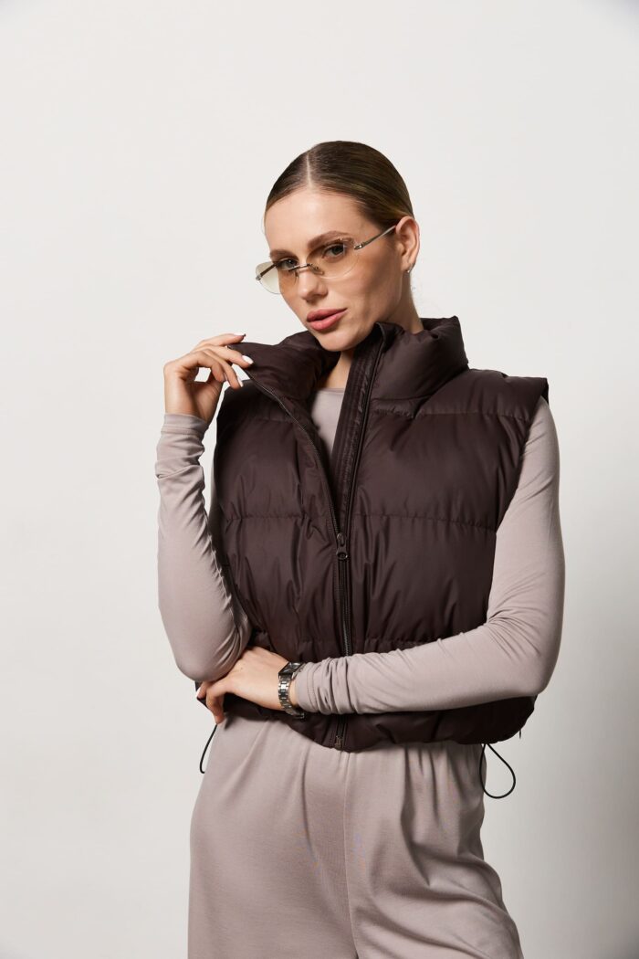 Жилет жіночий вкорочений шоколад Фото - 3