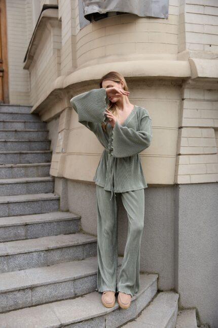 Сорочка з поясом плісе оливкова