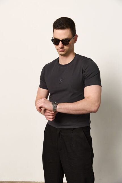 Футболка приталена чоловіча графіт