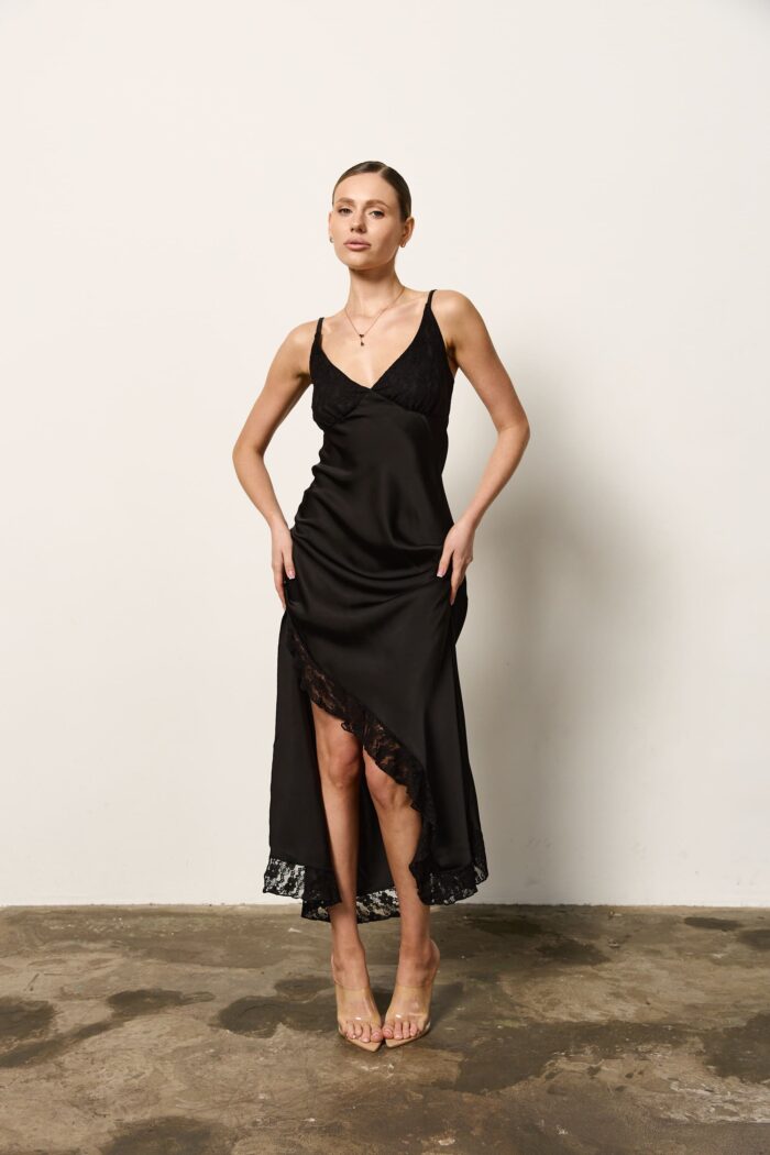 Сукня з сатину з мереживом чорна Фото - 1