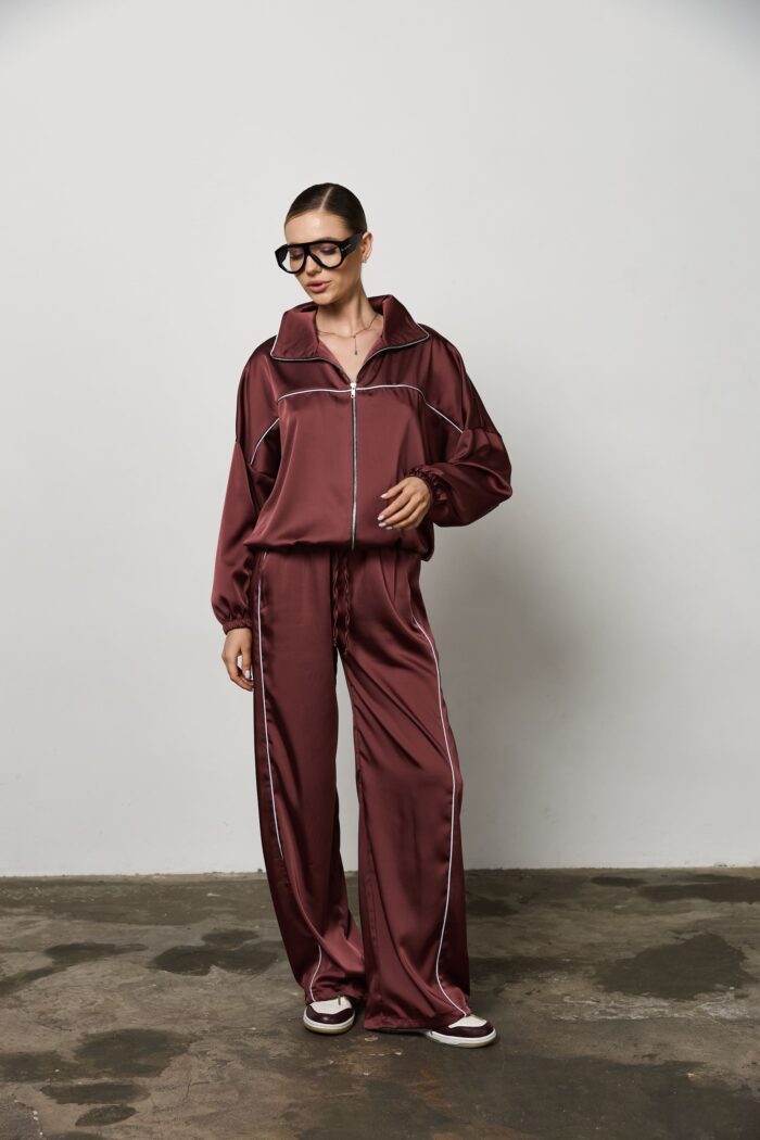 IMG_7480 (2) Костюм з сатину на блискавці жіночий бордо Фото - 1