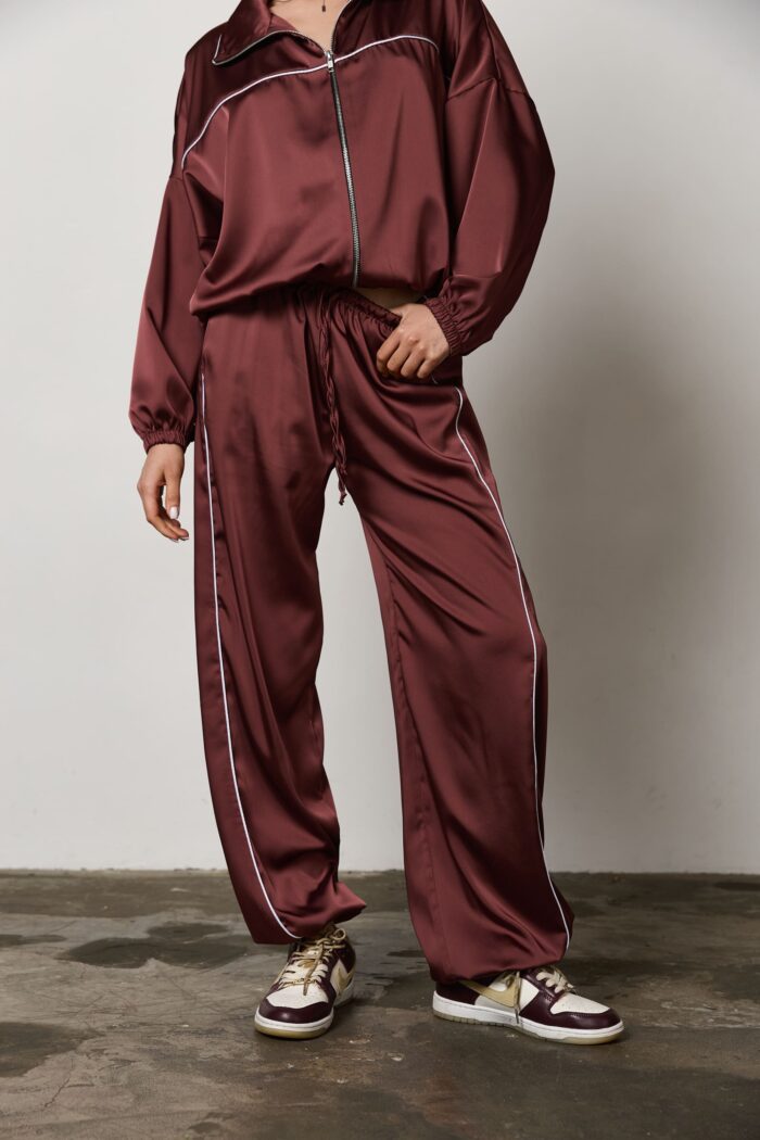 Костюм з сатину на блискавці жіночий бордо Фото - 4