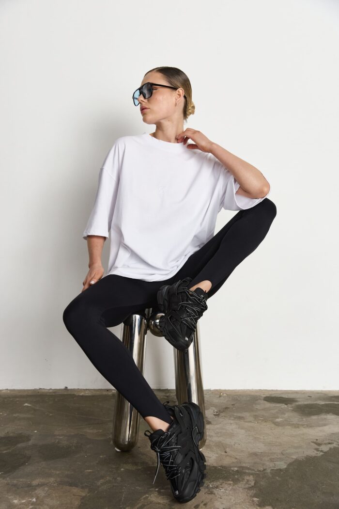 IMG_7599 Футболка оверсайз жіноча молочна Фото - 3