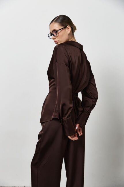 Сорочка сатин приталена на ґудзиках жіноча шоколад