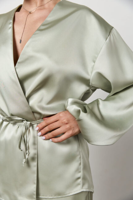 Сорочка з поясом сатин жіноча олива