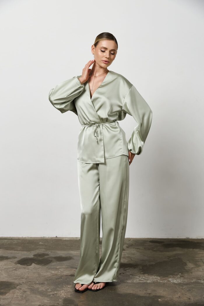 IMG_7794 Сорочка з поясом сатин жіноча олива Фото - 4