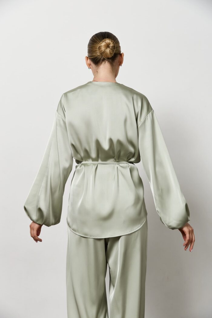 Сорочка з поясом сатин жіноча олива Фото - 5
