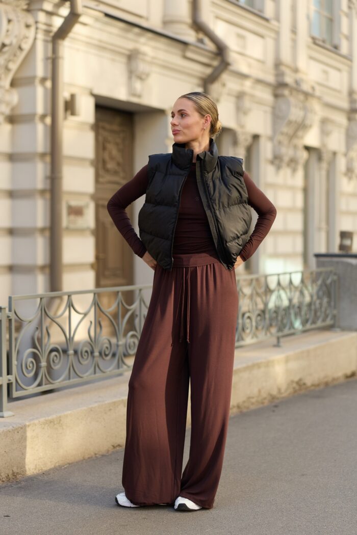 IMG_0185 Жилет жіночий вкорочений чорний Фото - 1